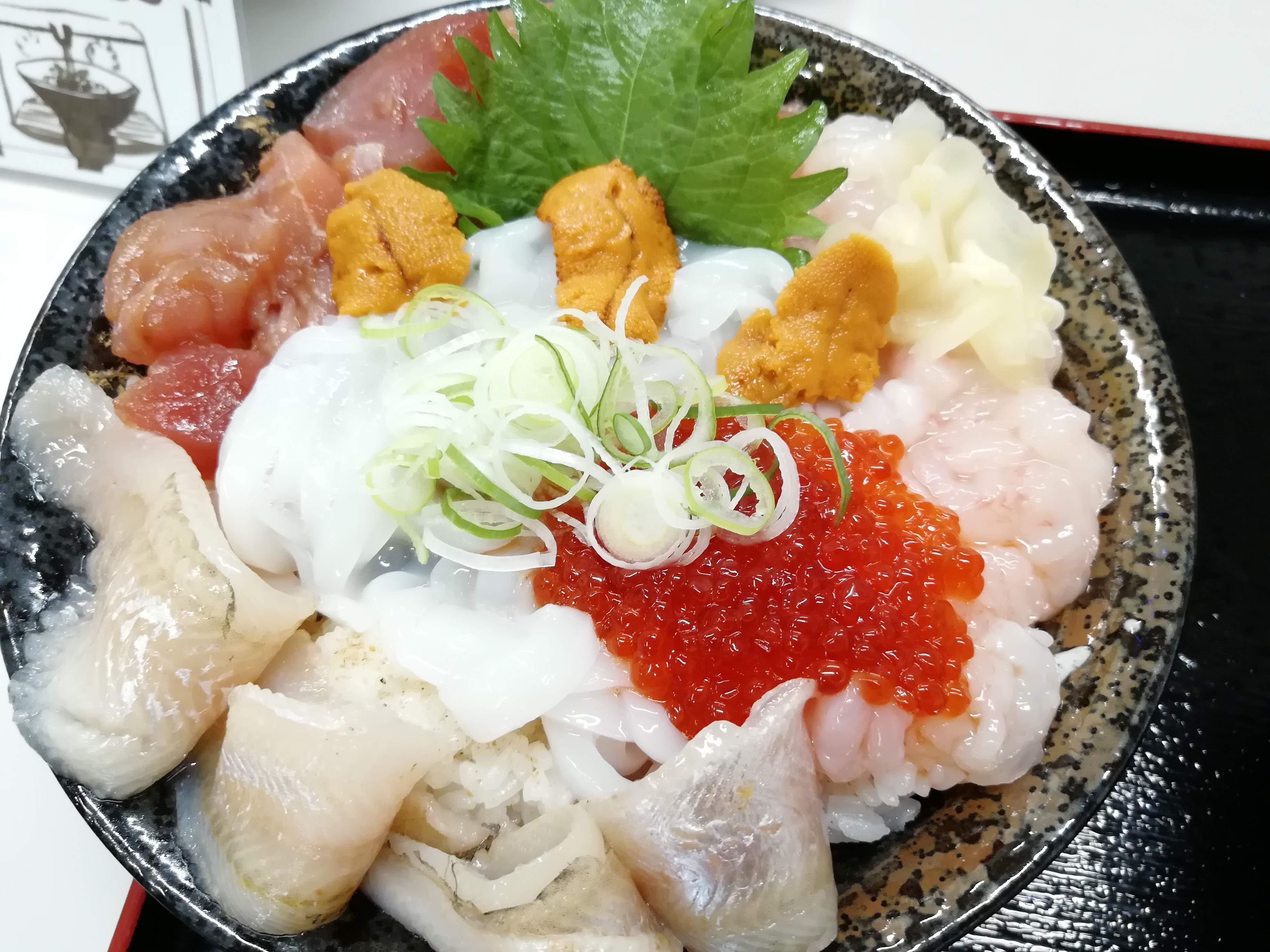 米子市 イオンにある山芳亭の海鮮丼はランチにおすすめ 気になるメニューも写真付きで紹介