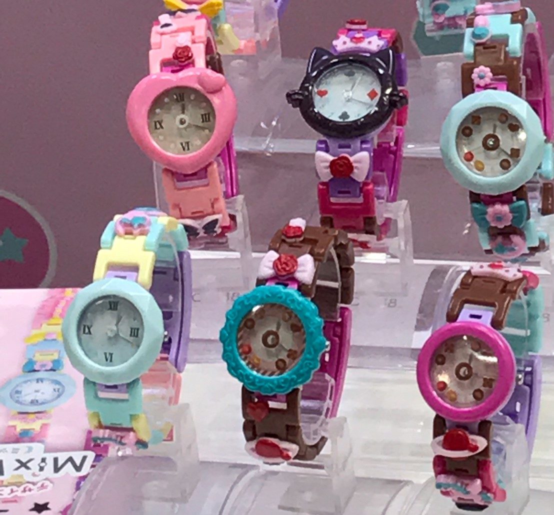 腕時計をデコる ミックスウォッチ はおしゃれな女の子必見のおもちゃです