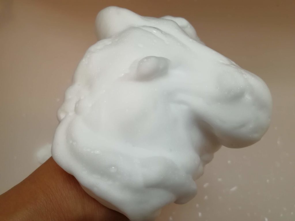 バルクオムの洗顔料　泡画像